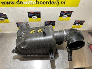 Gebruikte Luchtfilterhuis Mini Mini (R56) 2.0 Cooper SD 16V Prijs € 75,00 Margeregeling aangeboden door De Witte Boerderij AutoMotive