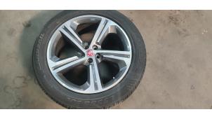 Gebruikte Velg + Band Jaguar F-Pace 2.0 D 180 16V AWD Prijs € 200,00 Margeregeling aangeboden door De Witte Boerderij AutoMotive