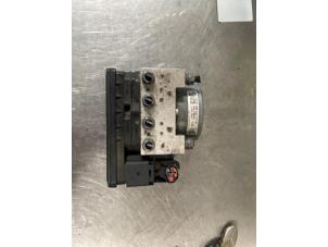 Gebruikte ABS Pomp Volkswagen Golf VII (AUA) 1.6 TDI 16V Prijs € 100,00 Margeregeling aangeboden door De Witte Boerderij AutoMotive