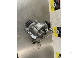 Gebruikte Dieselpomp Seat Leon (5FB) 2.0 TDI Ecomotive 16V Prijs € 100,00 Margeregeling aangeboden door De Witte Boerderij AutoMotive