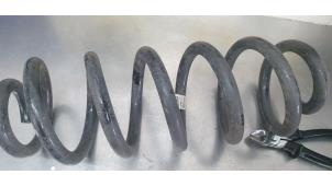 Gebruikte Schroefveer achter Volvo C40 Recharge (XK) Recharge Prijs € 35,00 Margeregeling aangeboden door De Witte Boerderij AutoMotive