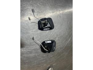 Gebruikte Schakelflipper set Volkswagen Passat Variant (3G5) 1.5 TSI 16V Prijs € 75,00 Margeregeling aangeboden door De Witte Boerderij AutoMotive