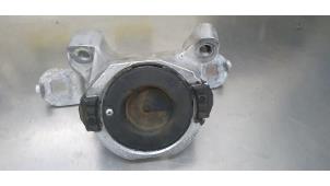 Gebruikte Motorrubber Volvo C70 (MC) 2.4i 20V Prijs € 45,00 Margeregeling aangeboden door De Witte Boerderij AutoMotive