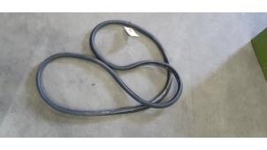 Gebruikte Portierrubber 4Deurs links-achter Volkswagen Golf VIII (CD1) 1.4 eHybrid 16V Prijs € 15,00 Margeregeling aangeboden door De Witte Boerderij AutoMotive