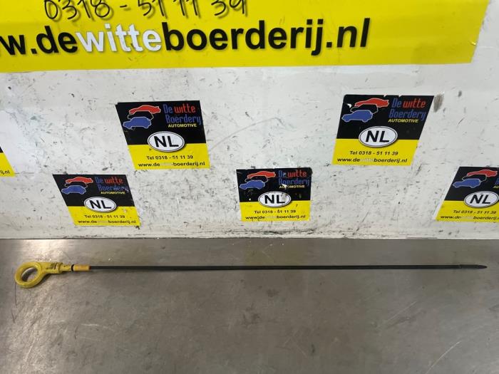 Gebruikte Olie Peilstok Volkswagen Golf VIII (CD1) 1.4 eHybrid 16V Prijs € 10,00 Margeregeling aangeboden door De Witte Boerderij AutoMotive