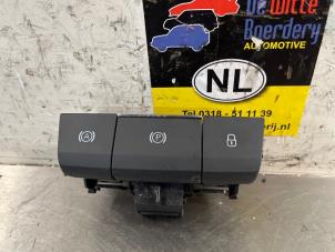 Gebruikte Schakelaar handrem Seat Leon Sportstourer (KLF) 1.5 TSI 16V Prijs € 20,00 Margeregeling aangeboden door De Witte Boerderij AutoMotive