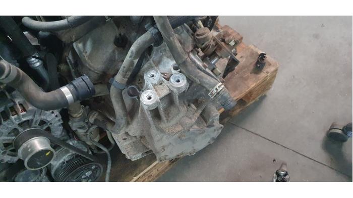 Gebruikte Versnellingsbak Opel Zafira (F75) 2.0 16V Turbo OPC Prijs € 200,00 Margeregeling aangeboden door De Witte Boerderij AutoMotive