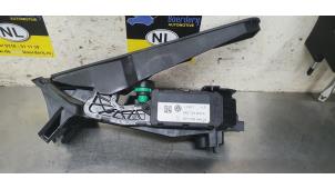 Gebruikte Gaspedaalpositie Sensor Volkswagen Caddy Combi IV 2.0 TDI 102 Prijs € 10,00 Margeregeling aangeboden door De Witte Boerderij AutoMotive