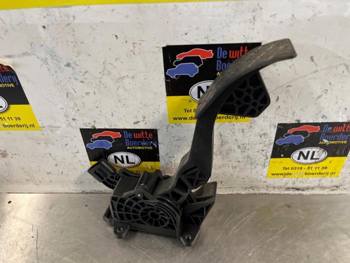 Gebruikte Sensor Gaspedaalpositie Skoda Fabia III (NJ3) 1.0 12V Prijs € 10,00 Margeregeling aangeboden door De Witte Boerderij AutoMotive