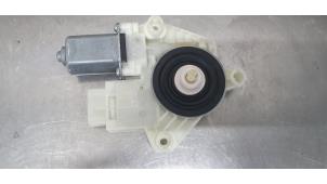 Gebruikte Motor electrisch raam Skoda Fabia III (NJ3) 1.0 12V Prijs € 15,00 Margeregeling aangeboden door De Witte Boerderij AutoMotive