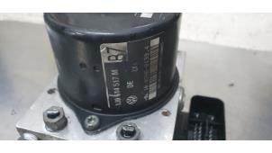 Gebruikte ABS Pomp Volkswagen New Beetle (1Y7) 1.8 20V Turbo Prijs € 40,00 Margeregeling aangeboden door De Witte Boerderij AutoMotive