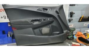 Gebruikte Deurbekleding 4Deurs links-voor Ford B-Max (JK8) 1.0 EcoBoost 12V 125 Prijs € 50,00 Margeregeling aangeboden door De Witte Boerderij AutoMotive