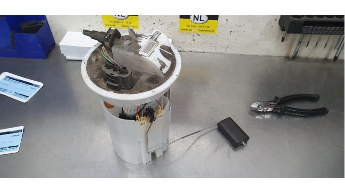 Gebruikte Brandstofpomp Elektrisch Ford Fiesta 7 1.0 EcoBoost 12V 100 Prijs € 35,00 Margeregeling aangeboden door De Witte Boerderij AutoMotive