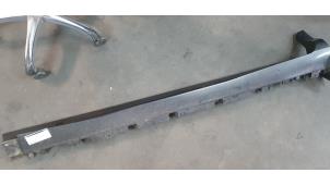 Gebruikte Sideskirt links Ford Kuga II (DM2) 1.5 EcoBoost 16V 150 Prijs € 100,00 Margeregeling aangeboden door De Witte Boerderij AutoMotive