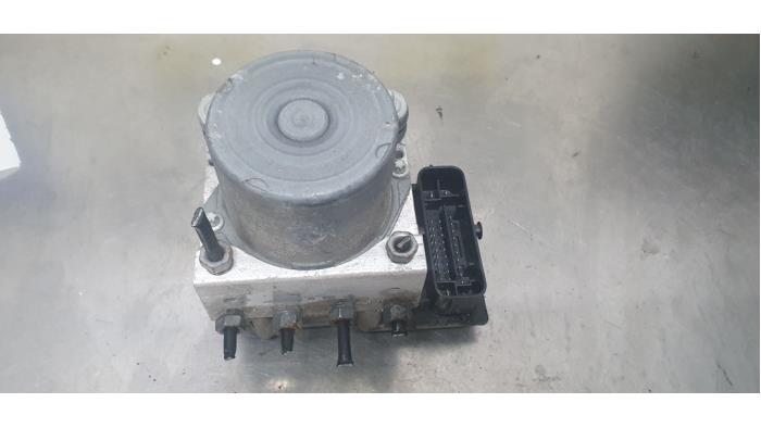 Gebruikte ABS Pomp Peugeot Partner (GC/GF/GG/GJ/GK) 1.6 HDI 90 16V Prijs € 100,00 Margeregeling aangeboden door De Witte Boerderij AutoMotive