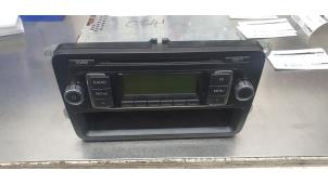 Gebruikte Radio CD Speler Volkswagen Golf Prijs € 50,00 Margeregeling aangeboden door De Witte Boerderij AutoMotive