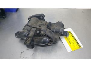 Gebruikte Thermostaathuis Volkswagen Polo Prijs € 25,00 Margeregeling aangeboden door De Witte Boerderij AutoMotive