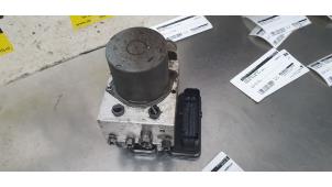 Gebruikte ABS Pomp Porsche Taycan (Y1A) 4S Performance Prijs € 750,00 Margeregeling aangeboden door De Witte Boerderij AutoMotive