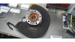 Gebruikte Fusee rechts-voor BMW 4 serie Gran Coupe (F36) 435i 3.0 24V Prijs € 125,00 Margeregeling aangeboden door De Witte Boerderij AutoMotive