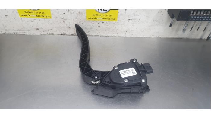 Gebruikte Sensor Gaspedaalpositie Renault Captur I (2R) 0.9 Energy TCE 12V Prijs € 10,00 Margeregeling aangeboden door De Witte Boerderij AutoMotive