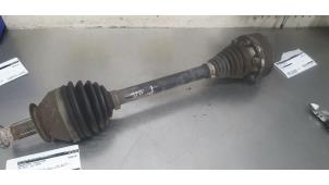 Gebruikte Homokineetas links-voor Volkswagen Polo V (6R) 1.2 TSI Prijs € 35,00 Margeregeling aangeboden door De Witte Boerderij AutoMotive