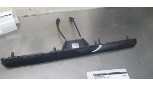 Gebruikte Dashboard deel Skoda Karoq 1.5 TSI 16V Prijs € 75,00 Margeregeling aangeboden door De Witte Boerderij AutoMotive