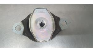 Gebruikte Versnellingsbak Steun Fiat 500 (312) 1.0 Hybrid Prijs € 15,00 Margeregeling aangeboden door De Witte Boerderij AutoMotive