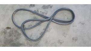 Gebruikte Schuifdeur Rubber rechts Ford Transit Custom 2.2 TDCi 16V Prijs € 25,00 Margeregeling aangeboden door De Witte Boerderij AutoMotive