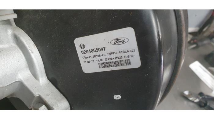 Rembekrachtiger van een Ford Transit Custom 2.2 TDCi 16V 2013