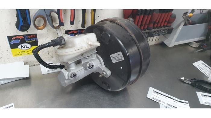 Rembekrachtiger van een Ford Transit Custom 2.2 TDCi 16V 2013