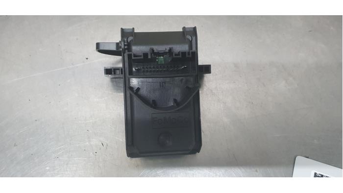 Gebruikte Smart entry computer Ford Fiesta 7 1.5 TDCi 85 Prijs € 25,00 Margeregeling aangeboden door De Witte Boerderij AutoMotive