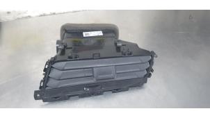 Gebruikte Luchtrooster Dashboard Volkswagen Polo VI (AW1) 1.0 TSI 12V Prijs € 15,00 Margeregeling aangeboden door De Witte Boerderij AutoMotive