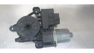 Gebruikte Motor electrisch raam Skoda Fabia IV (PJ3) 1.0 TSI 12V Prijs € 15,00 Margeregeling aangeboden door De Witte Boerderij AutoMotive