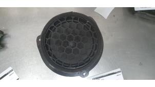 Gebruikte Speaker Audi A3 Limousine (8VS/8VM) 1.6 TDI Ultra 16V Prijs € 10,00 Margeregeling aangeboden door De Witte Boerderij AutoMotive