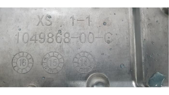 Omvormer van een Tesla Model S 90D 2016