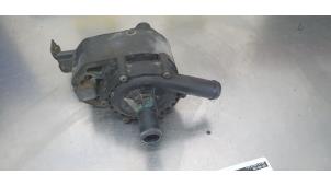 Gebruikte Extra waterpomp Tesla Model S 90D Prijs € 50,00 Margeregeling aangeboden door De Witte Boerderij AutoMotive