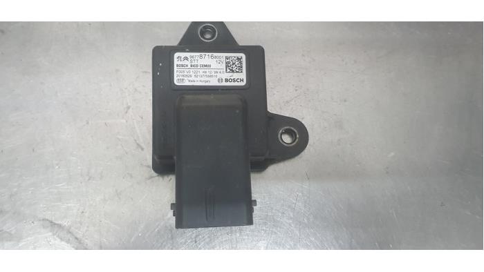 Gebruikte Start/Stop computer Peugeot Partner (GC/GF/GG/GJ/GK) 1.6 BlueHDi 100 Prijs € 15,00 Margeregeling aangeboden door De Witte Boerderij AutoMotive