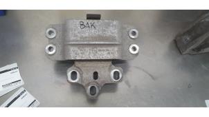 Gebruikte Versnellingsbak Steun Volkswagen Tiguan (5N1/2) 2.0 TSI 16V 4Motion Prijs € 15,00 Margeregeling aangeboden door De Witte Boerderij AutoMotive