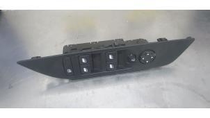 Gebruikte Ruit schakelaar elektrisch Peugeot 208 II (UB/UH/UP) 1.2 Vti 12V PureTech 130 Prijs € 25,00 Margeregeling aangeboden door De Witte Boerderij AutoMotive