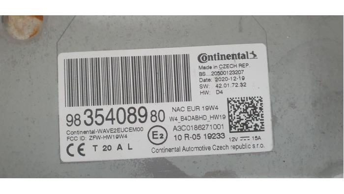 Navigatie Module van een Peugeot 208 II (UB/UH/UP) 1.2 Vti 12V PureTech 130 2021