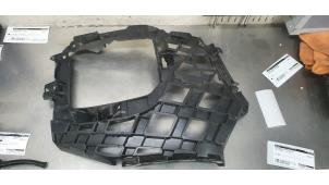 Gebruikte Bumpersteun rechts-voor Volkswagen T-Cross 1.0 TSI 110 12V Prijs € 15,00 Margeregeling aangeboden door De Witte Boerderij AutoMotive