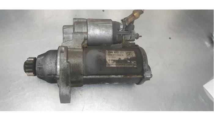 Startmotor van een Volkswagen Tiguan (AD1) 1.5 TSI 16V Evo BlueMotion Technology 2020