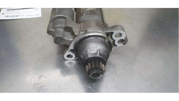 Startmotor van een Volkswagen Tiguan (AD1) 1.5 TSI 16V Evo BlueMotion Technology 2020