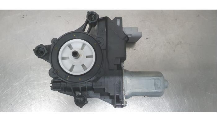 Raammotor Portier van een Peugeot 208 II (UB/UH/UP) 1.2 Vti 12V PureTech 130 2021