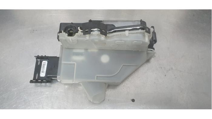Deurslot Mechaniek 4Deurs rechts-voor van een Peugeot 208 II (UB/UH/UP) 1.2 Vti 12V PureTech 130 2021