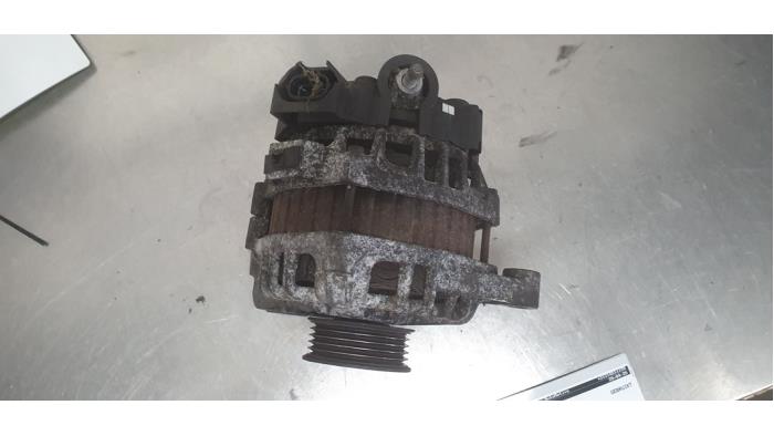 Gebruikte Dynamo Hyundai i10 (F5) 1.0i 12V Prijs € 25,00 Margeregeling aangeboden door De Witte Boerderij AutoMotive
