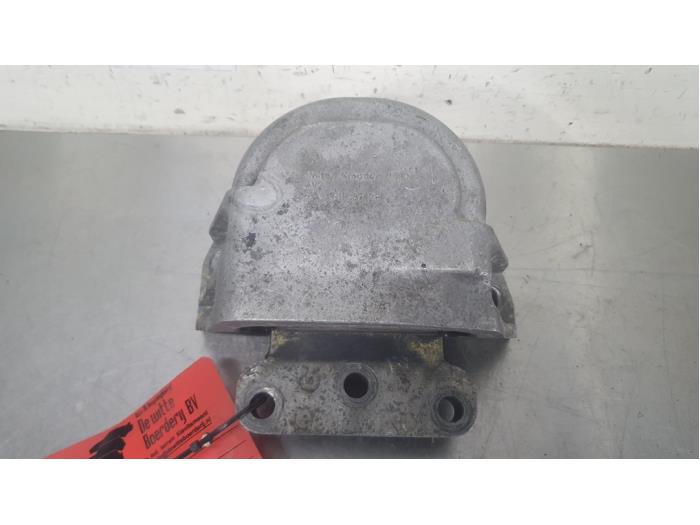 Gebruikte Motorsteun Volkswagen Polo III (6N2) 1.4 TDI Prijs € 15,00 Margeregeling aangeboden door De Witte Boerderij AutoMotive