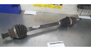 Gebruikte Cardanas links-voor (VWA) Volkswagen Polo V (6R) 1.0 12V BlueMotion Technology Prijs € 95,00 Margeregeling aangeboden door De Witte Boerderij AutoMotive