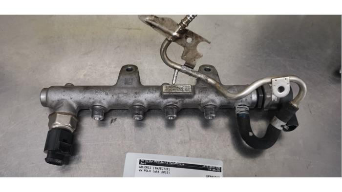 Gebruikte Injector brug Volkswagen Polo V (6R) 1.4 TDI DPF BlueMotion technology Prijs € 40,00 Margeregeling aangeboden door De Witte Boerderij AutoMotive