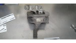 Gebruikte Motorsteun Volkswagen Golf VII (AUA) 2.0 R 4Motion 16V Prijs € 35,00 Margeregeling aangeboden door De Witte Boerderij AutoMotive